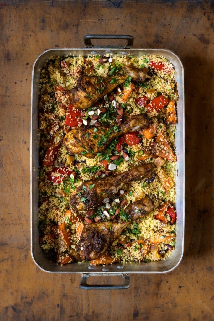 Marokkansk-inspireret couscous med kylling oggrøntsager